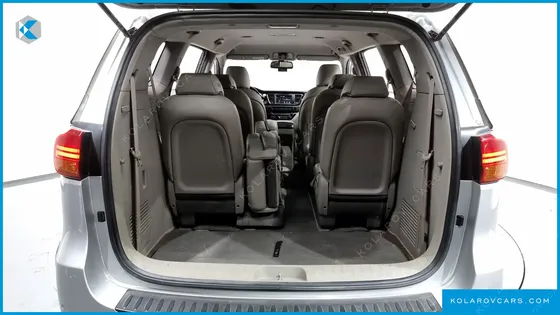 KIA CARNIVAL 11-SEATER PRESTIGE