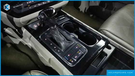 KIA CARNIVAL 9-SEATER PRESTIGE