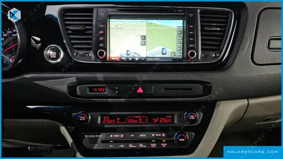 KIA CARNIVAL 9-SEATER PRESTIGE