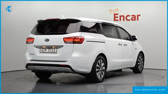 KIA CARNIVAL 9-SEATER LUXURY