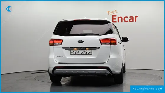 KIA CARNIVAL 9-SEATER LUXURY