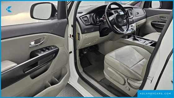 KIA CARNIVAL 9-SEATER LUXURY