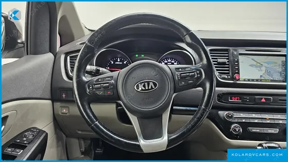 KIA CARNIVAL 9-SEATER LUXURY