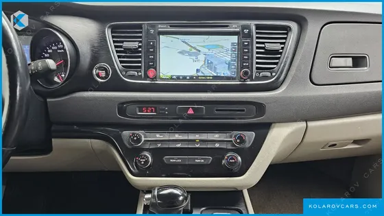 KIA CARNIVAL 9-SEATER LUXURY