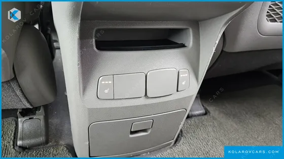 KIA CARNIVAL 9-SEATER LUXURY