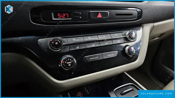 KIA CARNIVAL 9-SEATER LUXURY