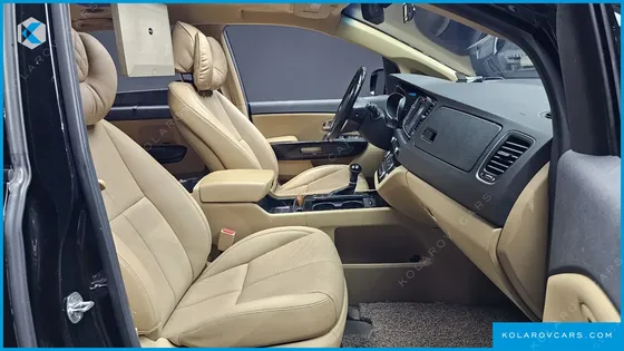 KIA CARNIVAL GASOLINE 7-SEATER LIMOUSINE