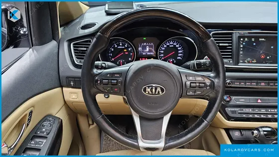 KIA CARNIVAL GASOLINE 7-SEATER LIMOUSINE