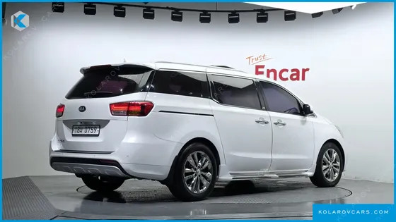 KIA CARNIVAL 9-SEATER NOBLESSE