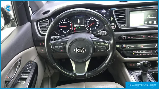 KIA CARNIVAL 9-SEATER NOBLESSE