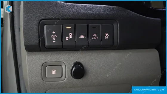 KIA CARNIVAL 9-SEATER NOBLESSE