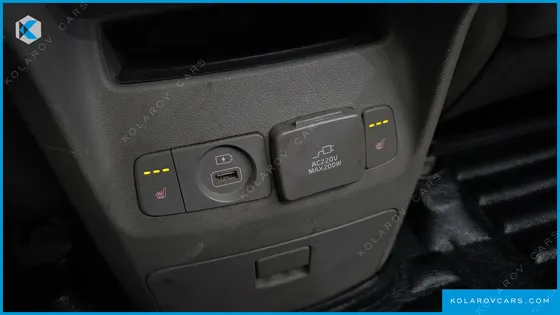 KIA CARNIVAL 9-SEATER NOBLESSE