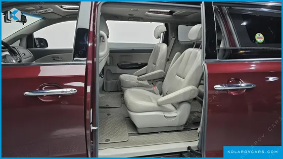 KIA CARNIVAL GASOLINE 9-SEATER NOBLESSE