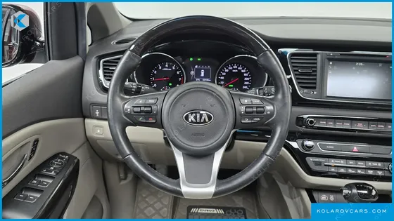 KIA CARNIVAL GASOLINE 9-SEATER NOBLESSE