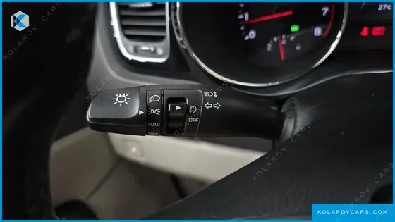 KIA CARNIVAL GASOLINE 9-SEATER NOBLESSE