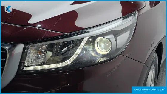 KIA CARNIVAL GASOLINE 9-SEATER NOBLESSE