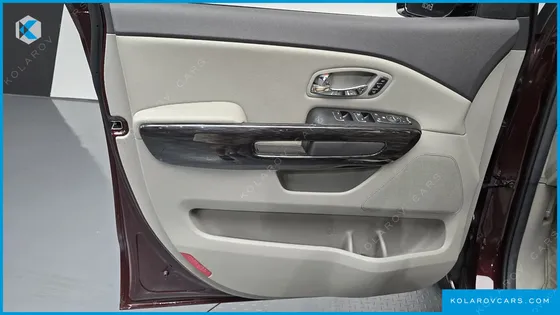 KIA CARNIVAL GASOLINE 9-SEATER NOBLESSE