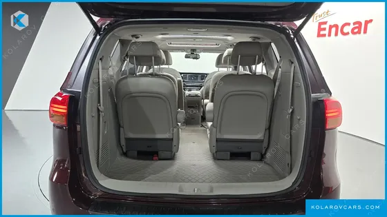 KIA CARNIVAL GASOLINE 9-SEATER NOBLESSE