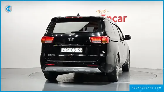 KIA CARNIVAL 7-SEATER LIMOUSINE