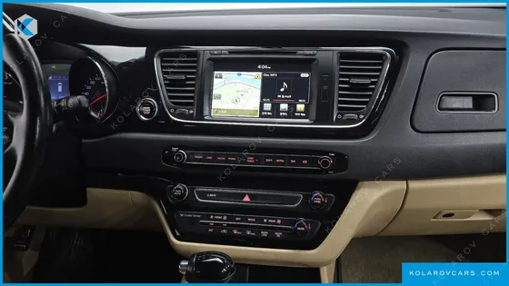 KIA CARNIVAL 7-SEATER LIMOUSINE
