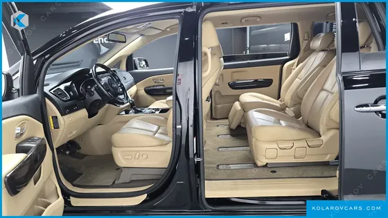 KIA CARNIVAL 7-SEATER LIMOUSINE
