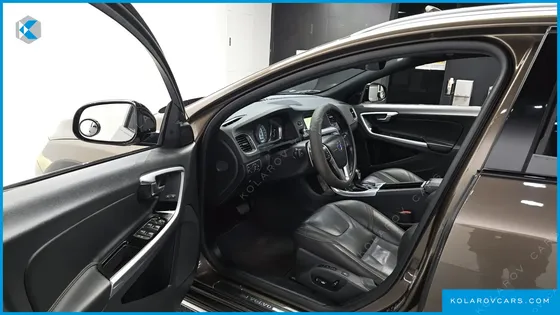 VOLVO V60 T5 AWD