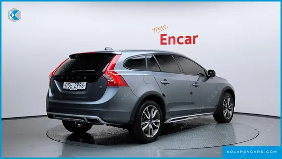 VOLVO V60 D4