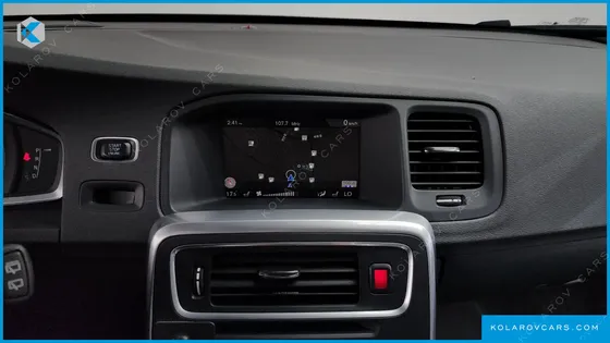 VOLVO V60 D4
