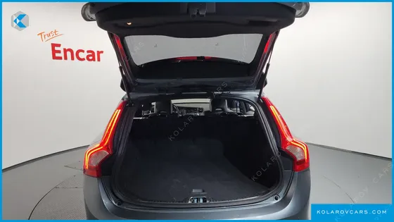 VOLVO V60 D4