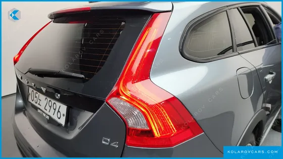 VOLVO V60 D4