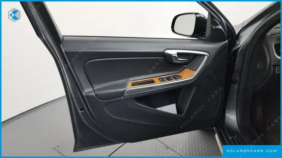 VOLVO V60 D4