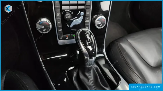 VOLVO V60 T5 AWD