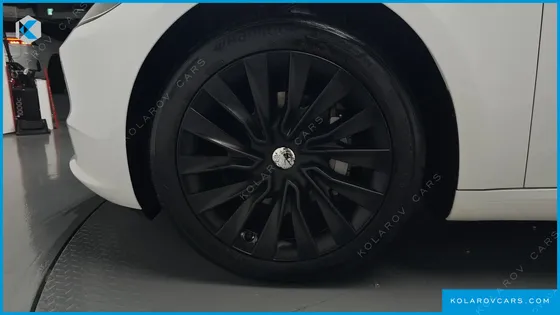 TESLA MODEL 3 RWD