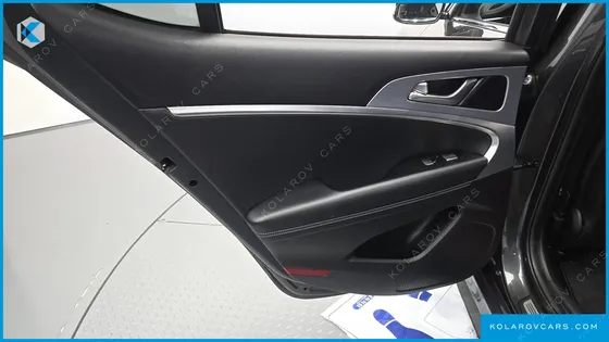 GENESIS G70 2.0T AWD