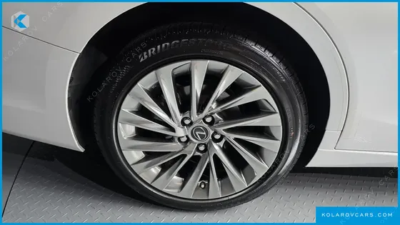 LEXUS ES EXECUTIVE