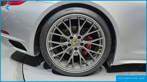 PORSCHE 911 CARRERA 4S