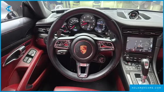 PORSCHE 911 CARRERA 4S