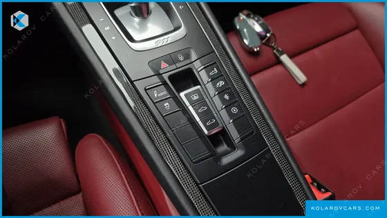 PORSCHE 911 CARRERA 4S