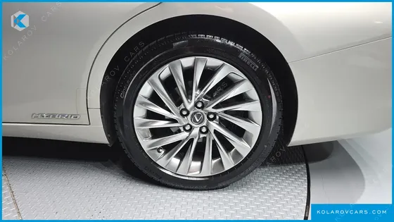 LEXUS ES LUXURY PLUS