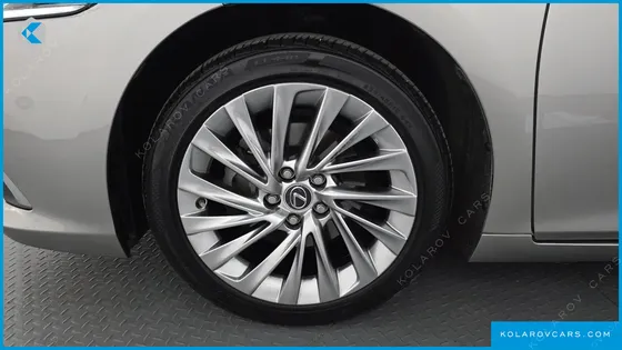 LEXUS ES LUXURY PLUS