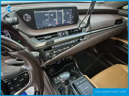 LEXUS ES LUXURY PLUS