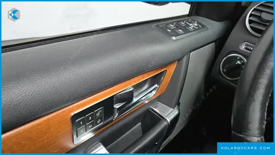 LAND ROVER DISCOVERY 3.0 SDV6 HSE