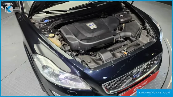 VOLVO C30 D4