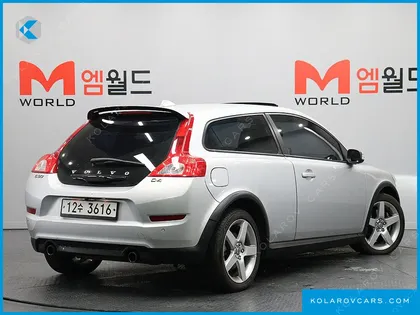 VOLVO C30 D4