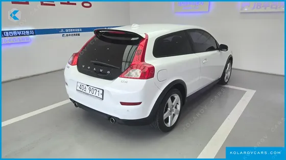 VOLVO C30 D4