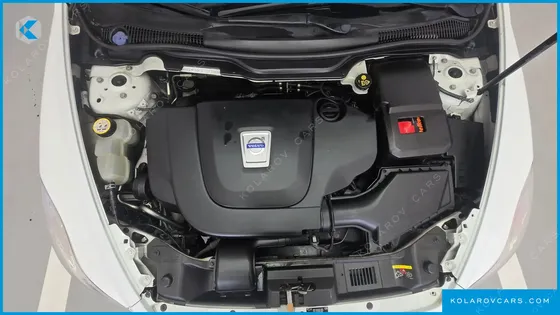 VOLVO C30 D4