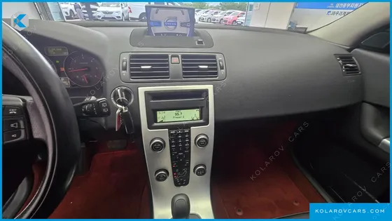 VOLVO C30 D4
