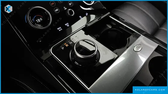 LAND ROVER RANGE ROVER VELAR 3.0 D300 R-DYNAMIC SE