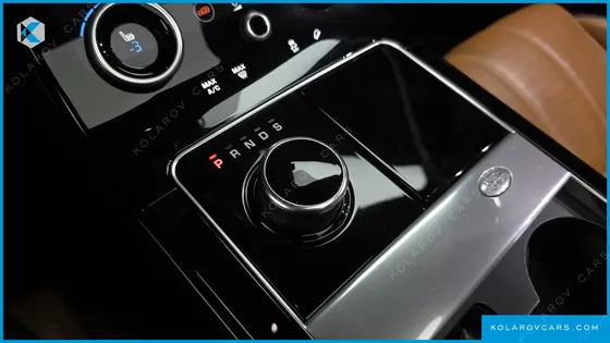 LAND ROVER RANGE ROVER VELAR 3.0 D300 R-DYNAMIC HSE