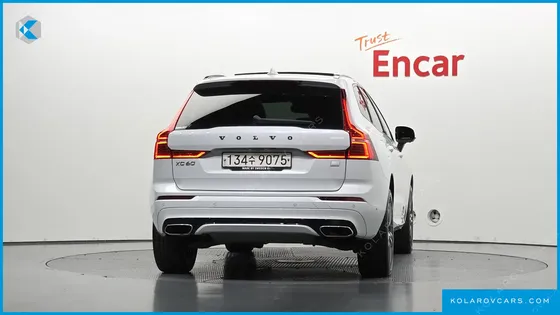 VOLVO XC60 T8 R-DESIGN